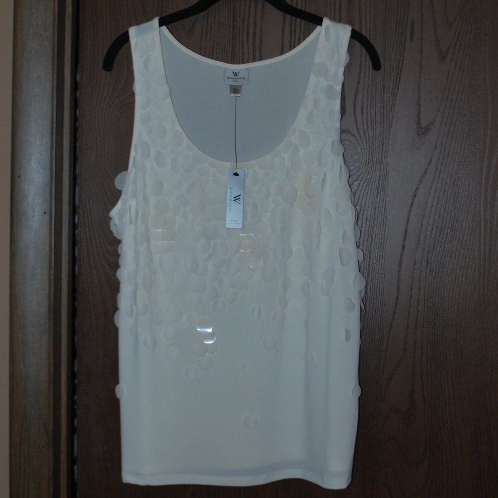 NEW WITH TAGS - Off White Shell w/Circles on Front - PXL